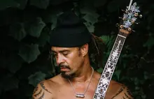 Michael Franti Trio - Heartstrings & Dynamite