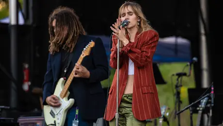 photo of Suki Waterhouse at Rabbit Rabbit in Asheville, NC